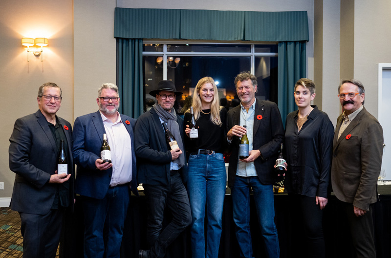 Guests enjoying wine at JOK 2023